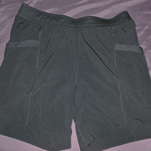 St John's Bay Women's Size XL Active Black Athletic Shorts - Picture 1 of 9